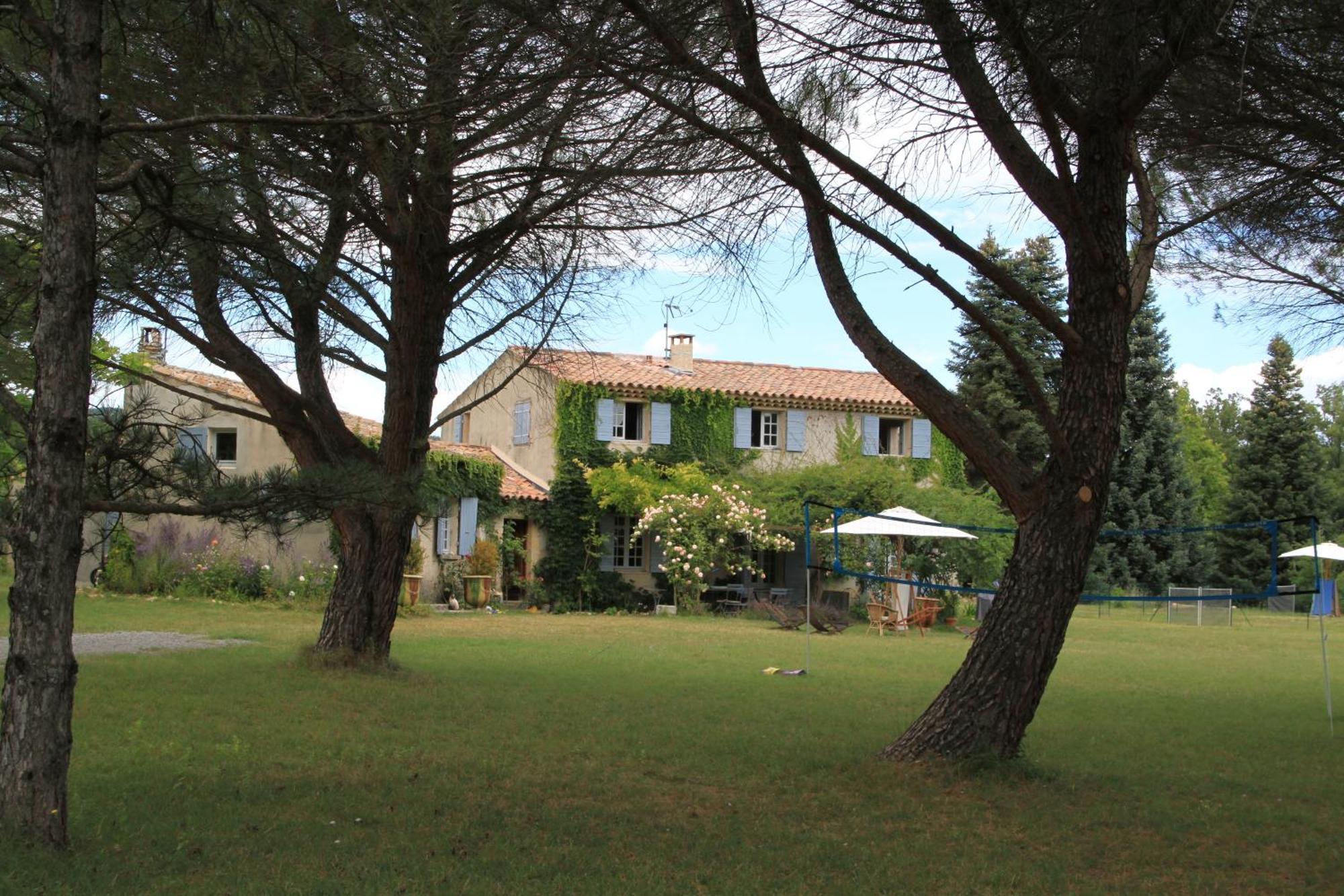 Le Mas Des Pins Mane  Bagian luar foto